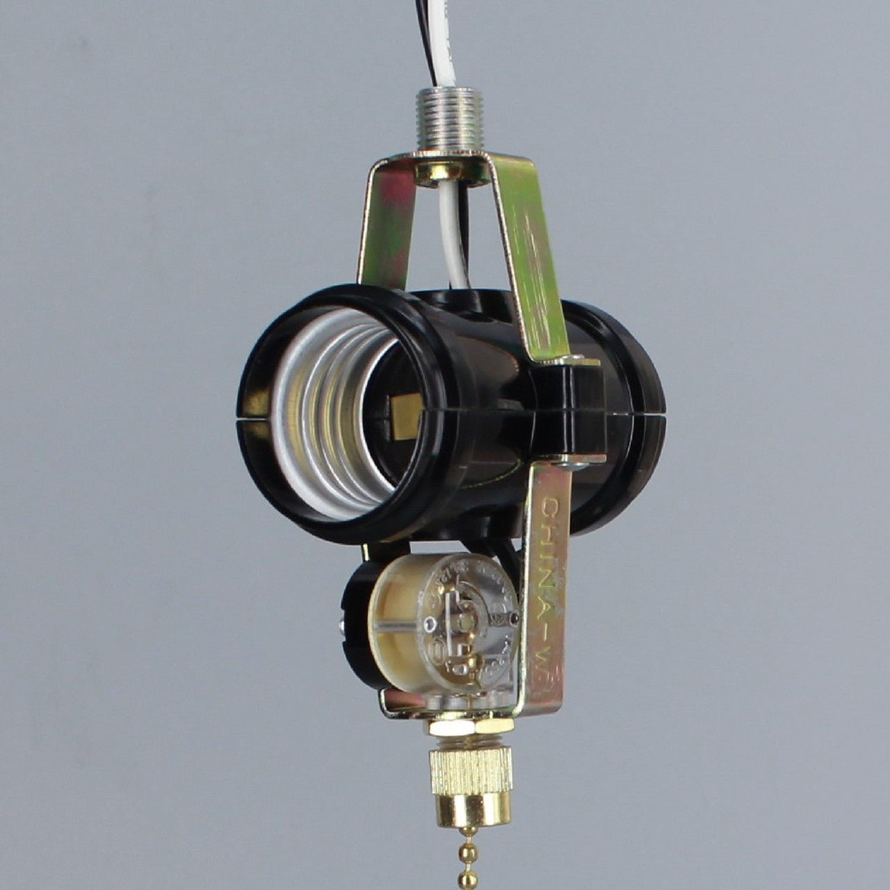 Understanding the Benefits of Phenolic Sockets - Nostalgicbulbs.com